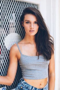 Two babes Wendy Moon and
